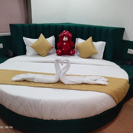 Collection O Hotel Green Park Ананд Екстер'єр фото