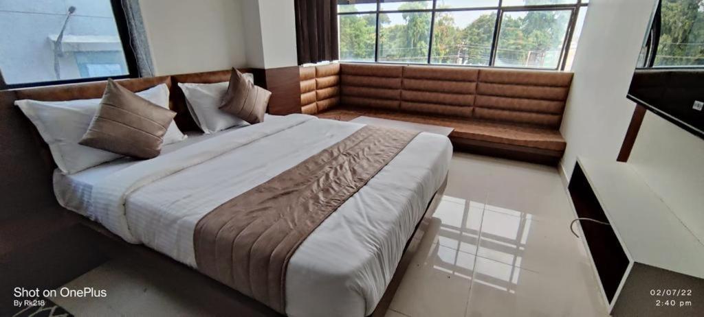 Collection O Hotel Green Park Ананд Екстер'єр фото